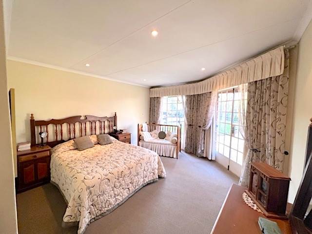 4 Bed House in Mooikloof Equestrian Estate photo number 28