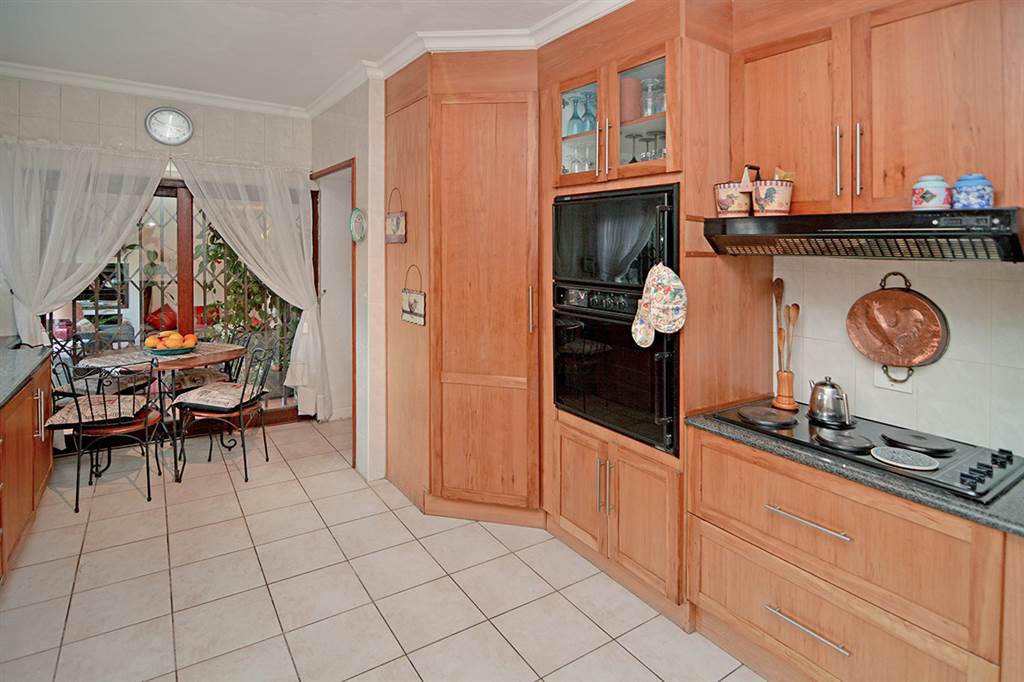 3 Bed House in Morninghill photo number 5
