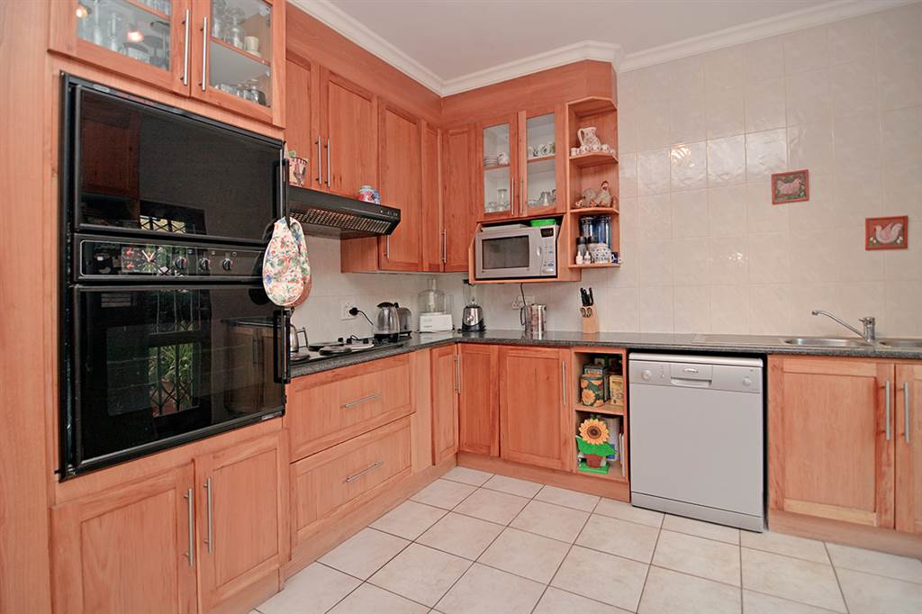 3 Bed House in Morninghill photo number 4