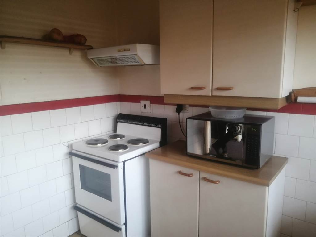 2 Bed Apartment in Benoni Central photo number 9