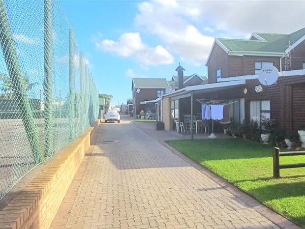 3 Bedroom Townhouse 3 Bedroom Townhouse