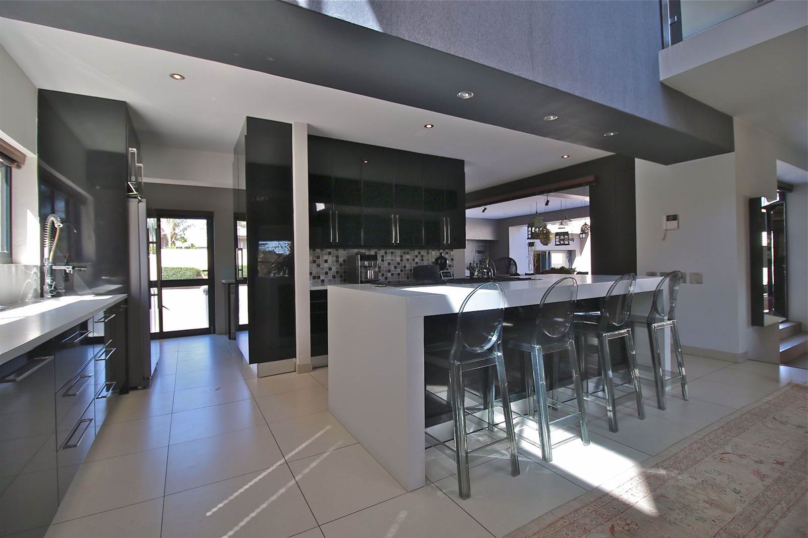 4 Bed House in Plattekloof photo number 7