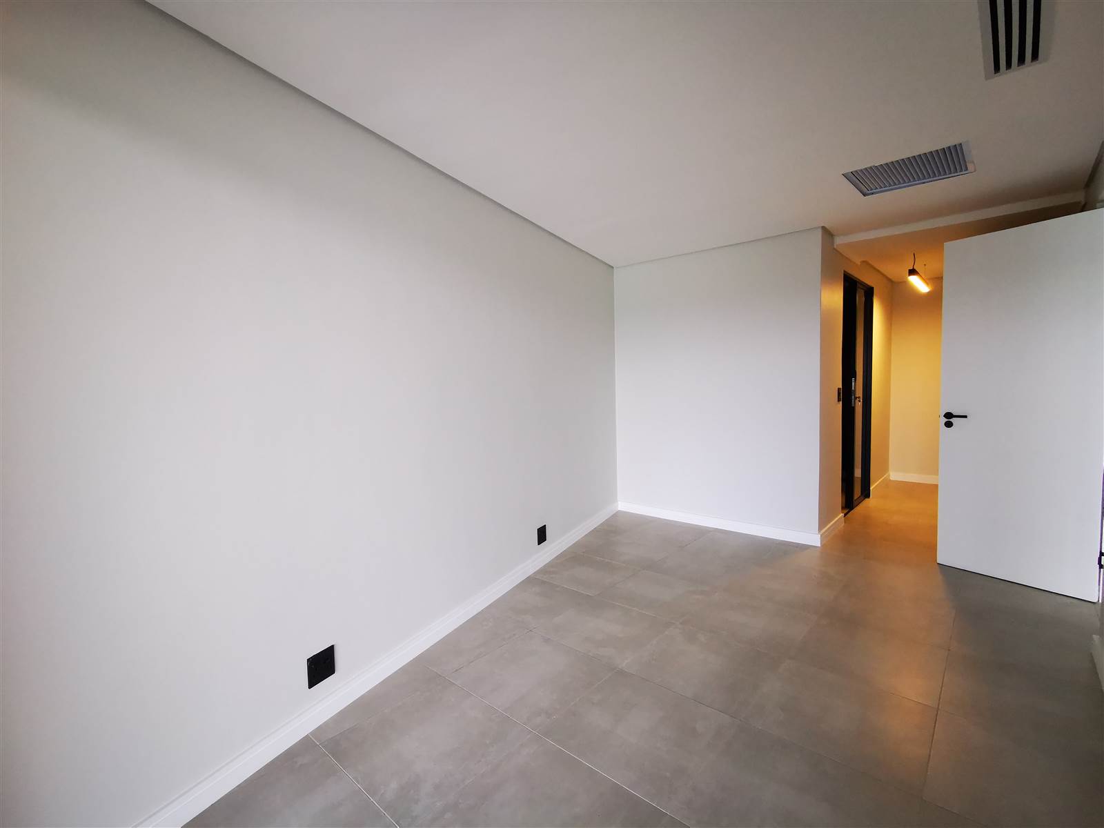 2 Bed Apartment in Waterfall Estate photo number 10