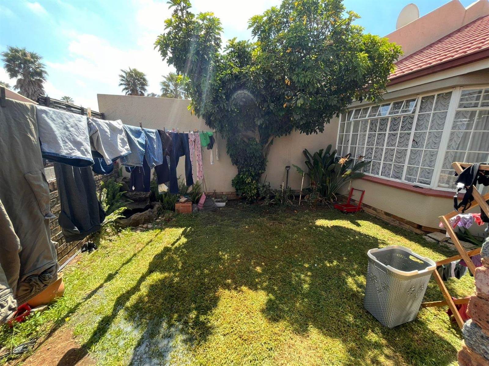 2 Bed Apartment in Krugersdorp Central photo number 3