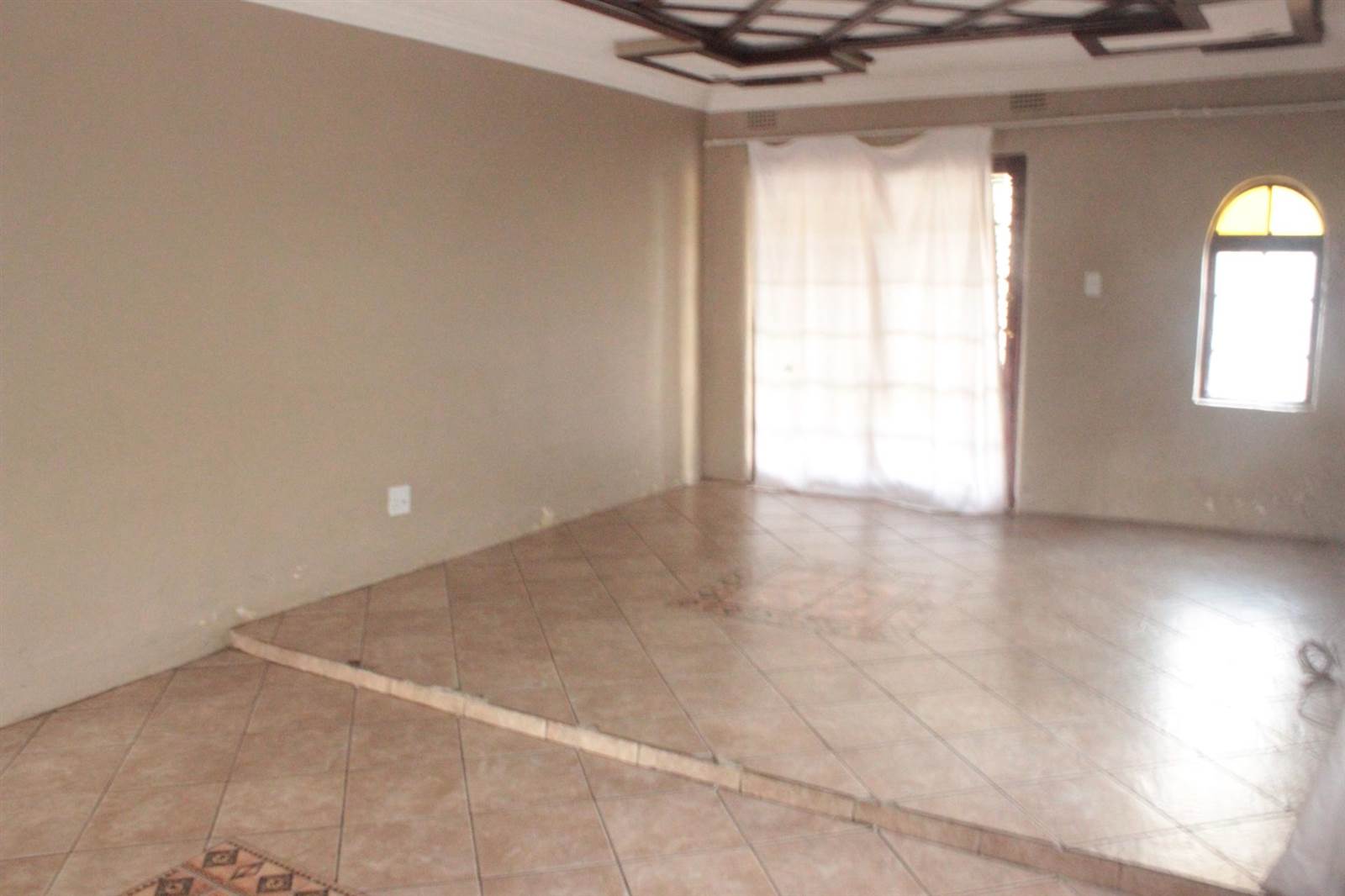 2 Bed House in Mamelodi West photo number 14