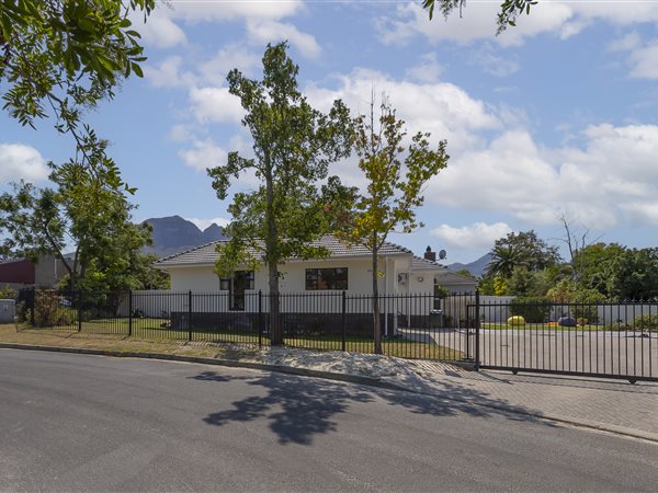 3 Bedroom House 3 Bedroom House