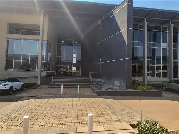 5853.7001953125  m² Commercial space in Highveld