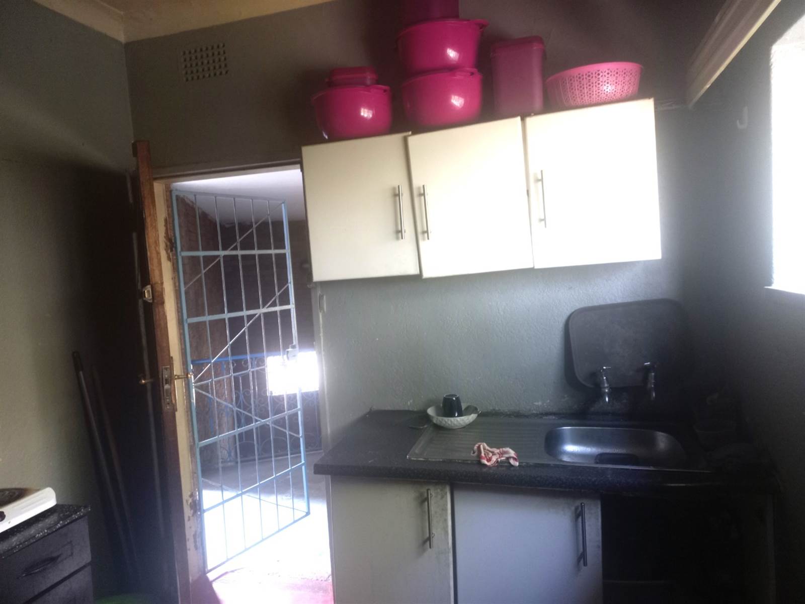 2 Bed Apartment in Germiston South photo number 21