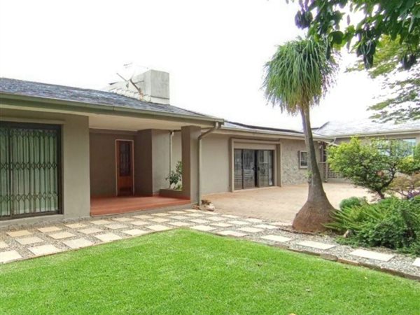 4 Bedroom House 4 Bedroom House