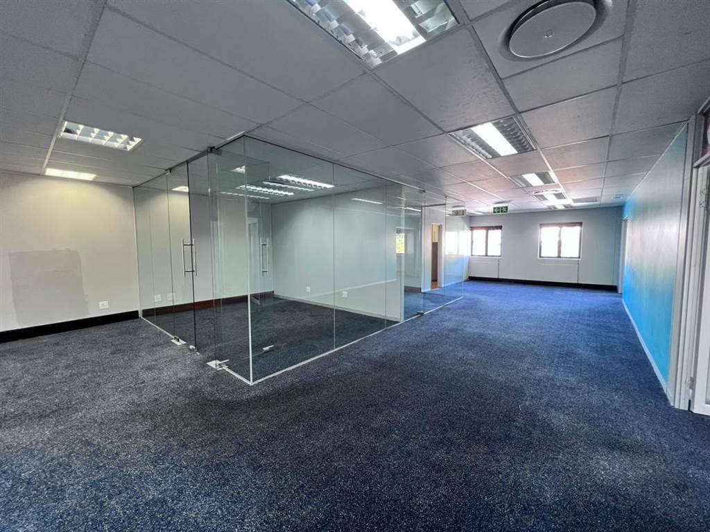 300  m² Commercial space in Strubens Valley photo number 6