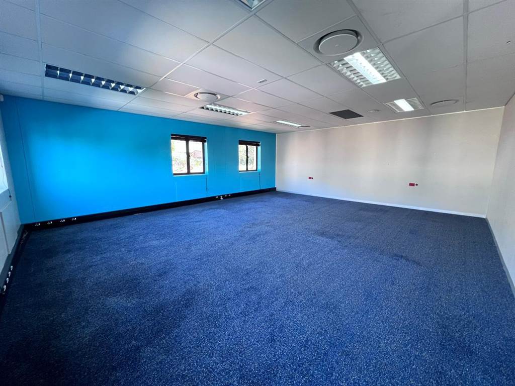 300  m² Commercial space in Strubens Valley photo number 9