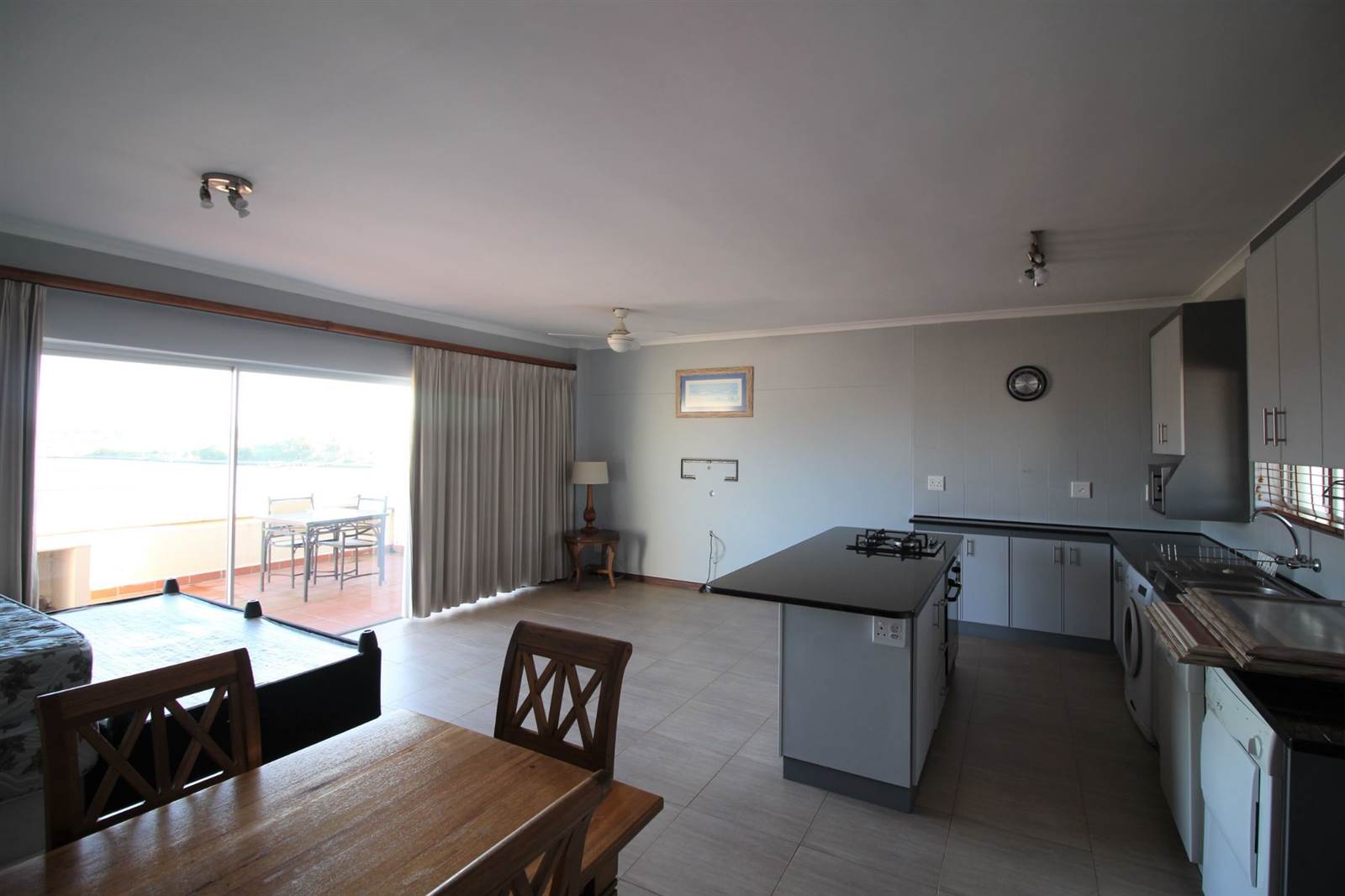 1 Bed Apartment in Port Owen photo number 6
