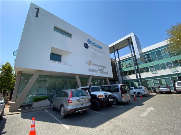 665  m² Office Space