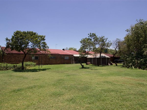21.9 ha Smallholding in Witbank Central