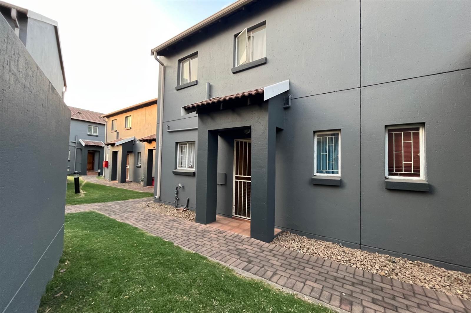 2 Bed Townhouse in Greenstone Hill photo number 18
