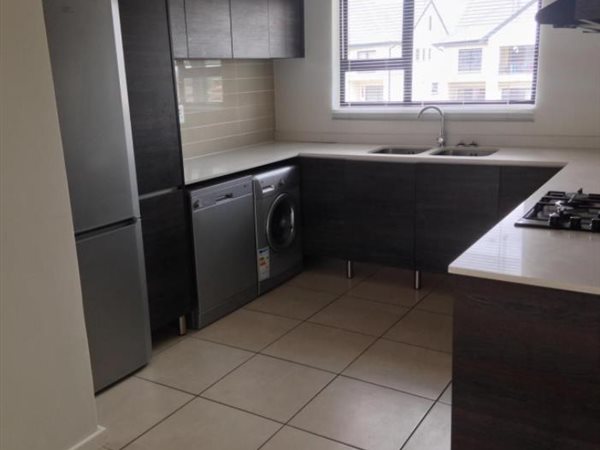 3 Bed Apartment in Olivedale