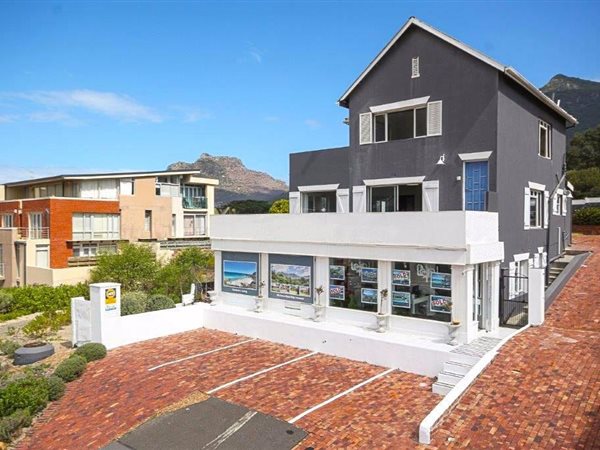 250  m² Commercial space in Hout Bay and surrounds