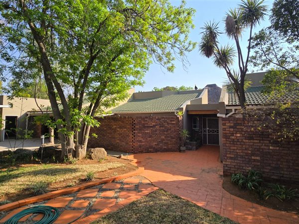 4 Bedroom House 4 Bedroom House