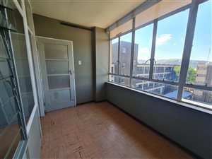 1.5 Bed Apartment in Eloffsdal