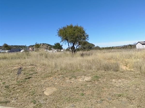 1196 m² Land available in Woodland Hills