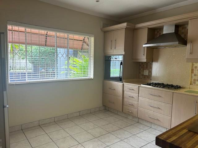 3 Bed House in Durban North photo number 6