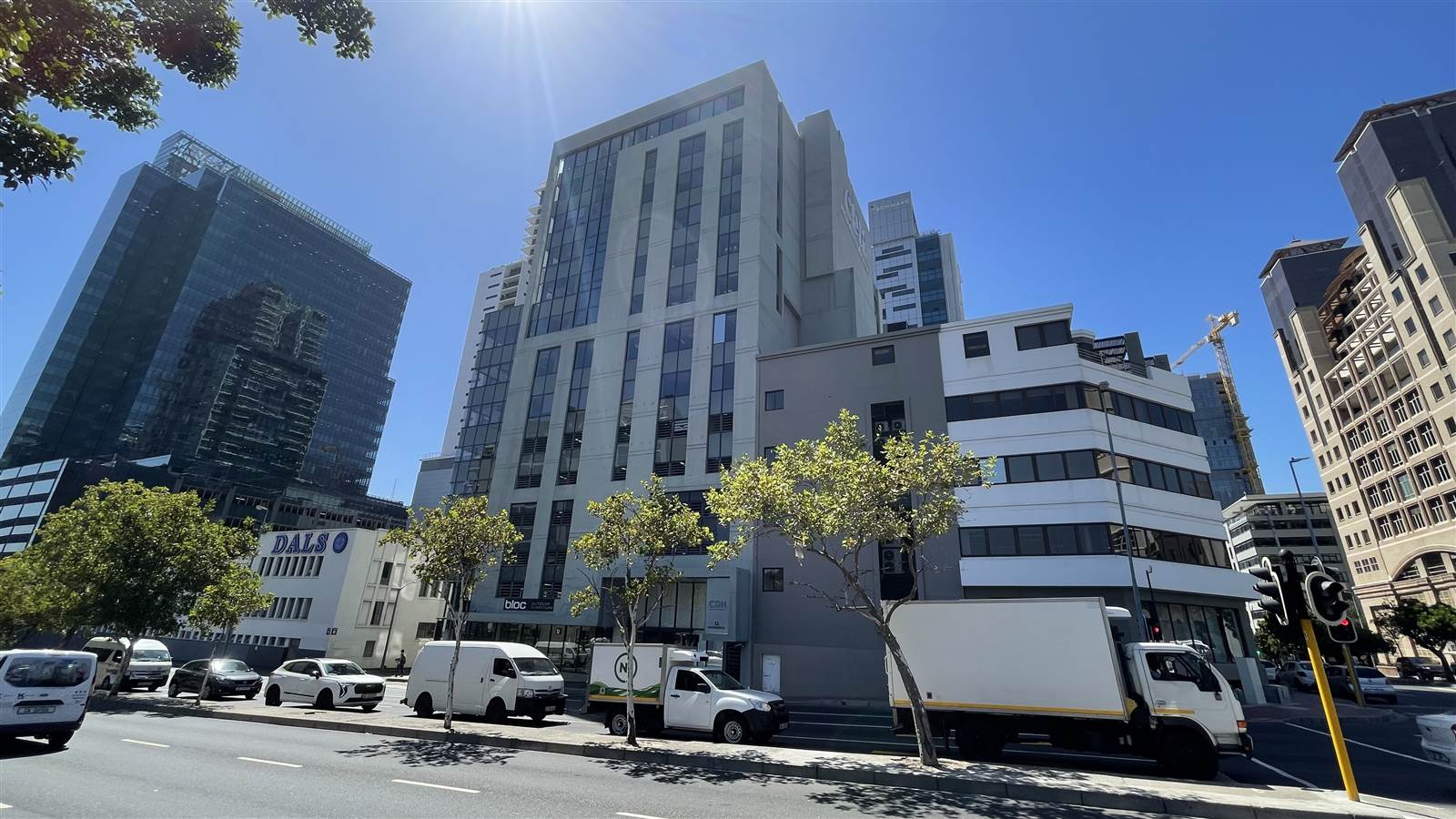1800  m² Commercial space in Cape Town City Centre photo number 2