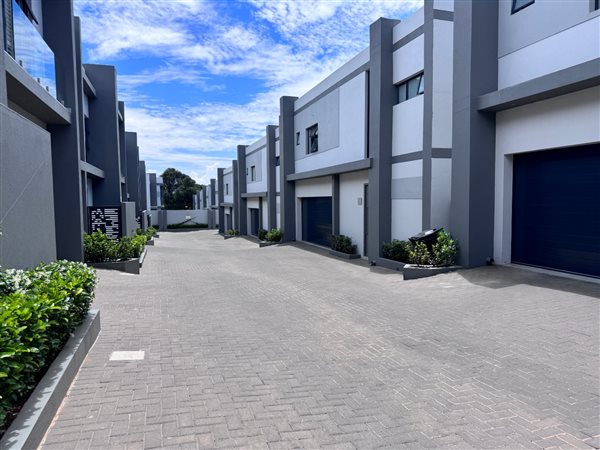 4 Bed Townhouse in Houghton Estate