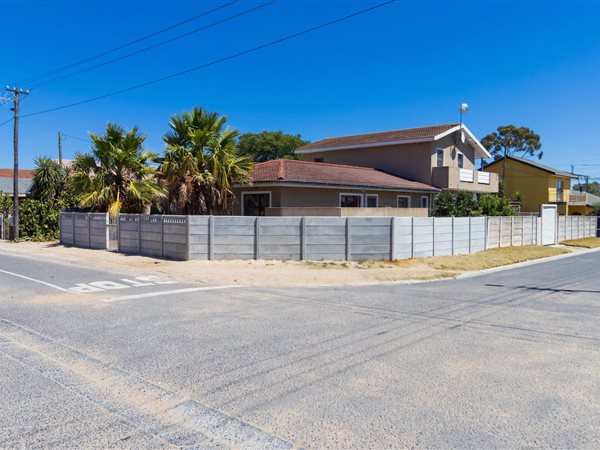 5 Bedroom House 5 Bedroom House
