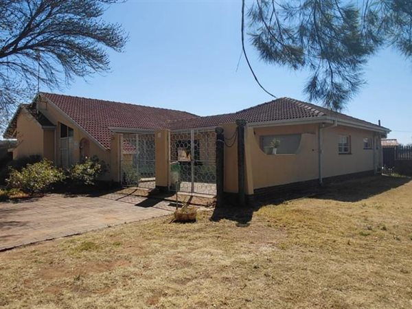3 Bedroom House 3 Bedroom House