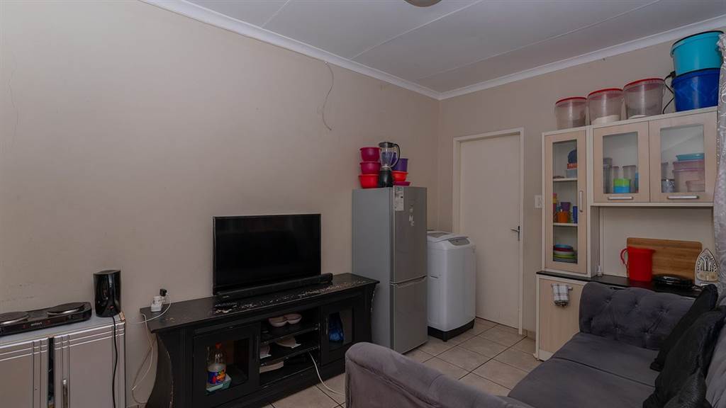 3 Bed House in Bezuidenhout Valley photo number 23