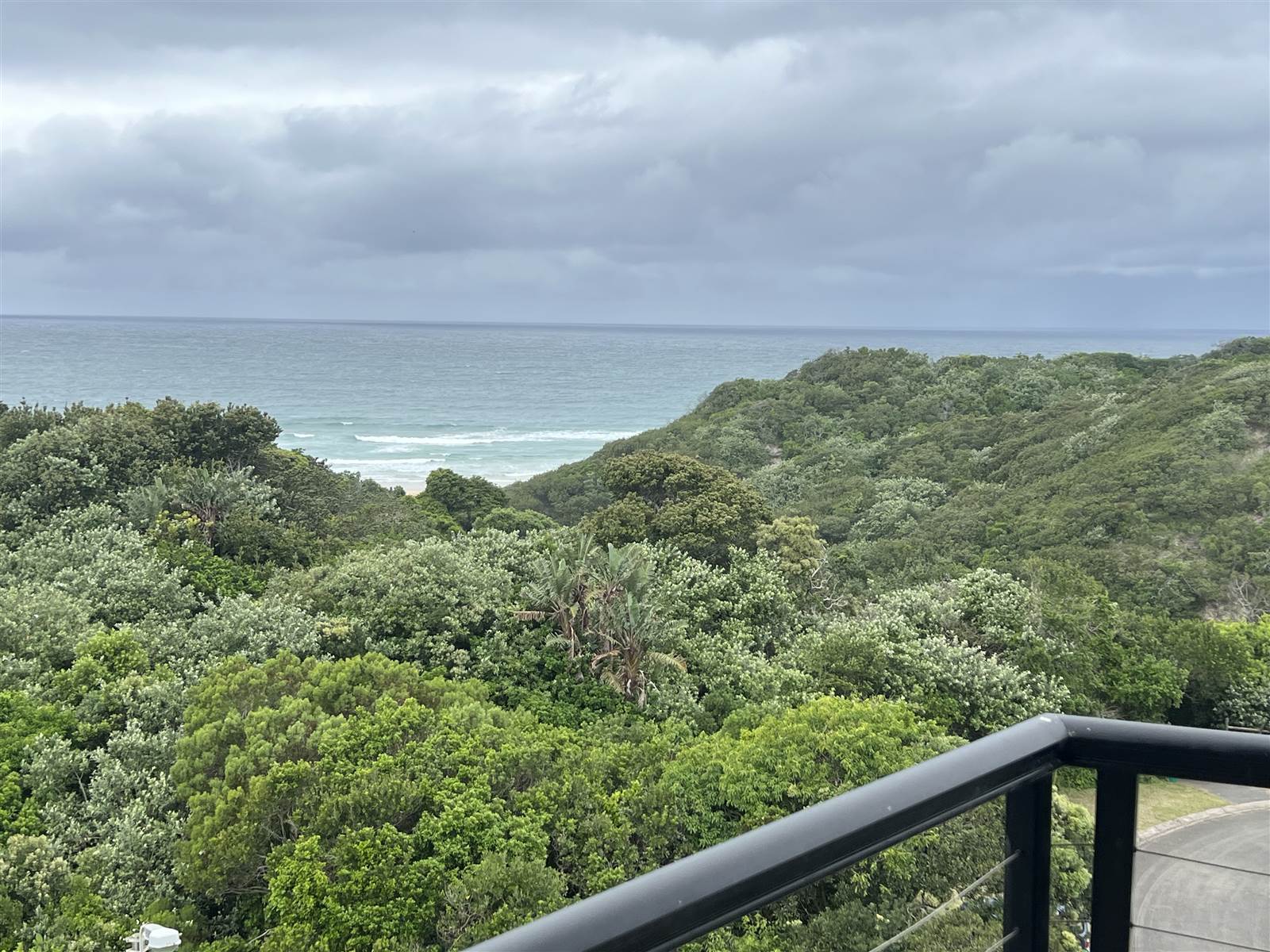 3 Bed Penthouse in Nahoon Beach photo number 9