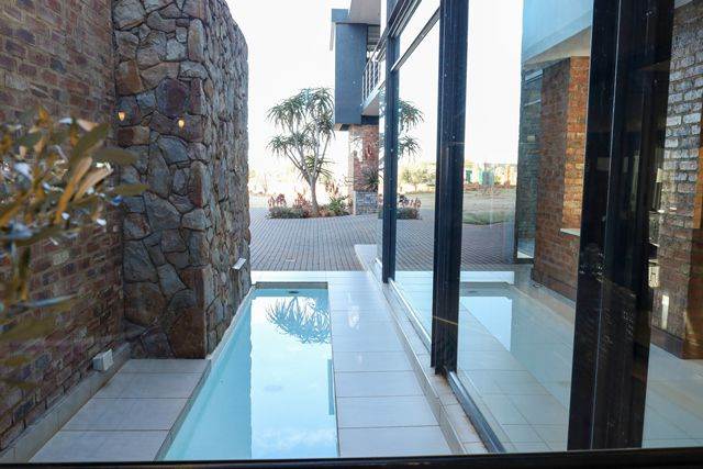 5 Bed House in Vyfhoek photo number 11
