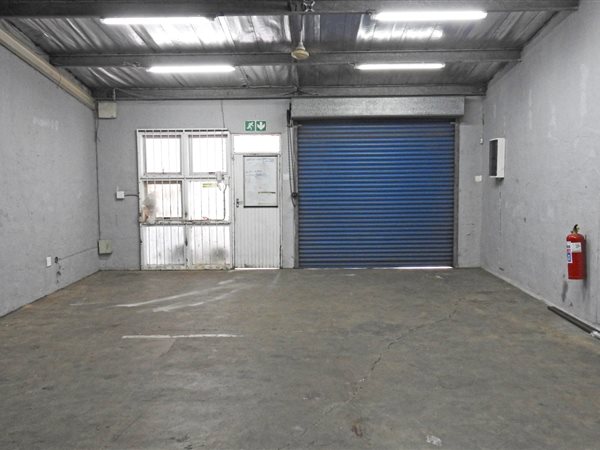 83  m² Industrial space