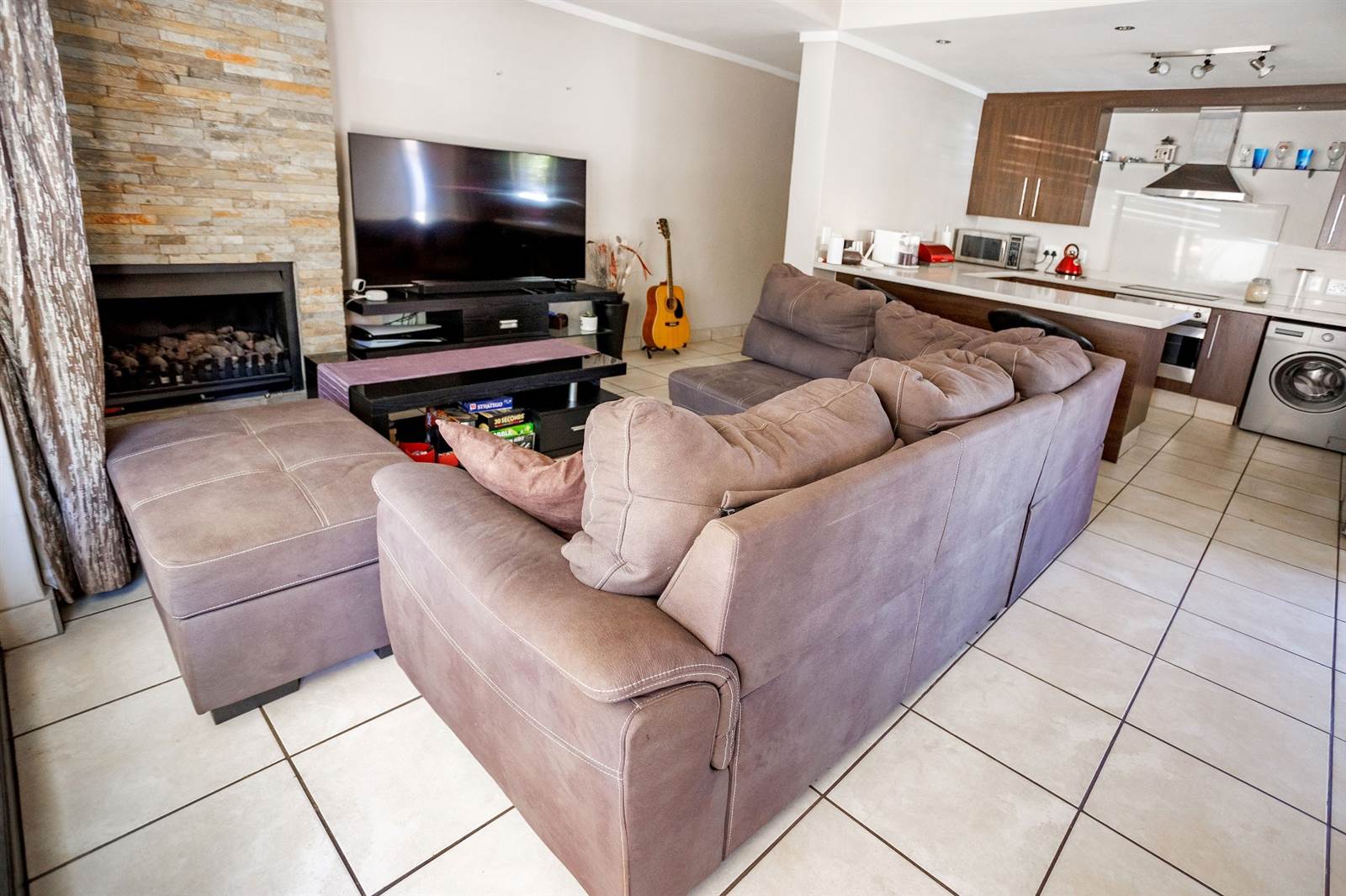 2 Bed Cluster in Fourways photo number 6