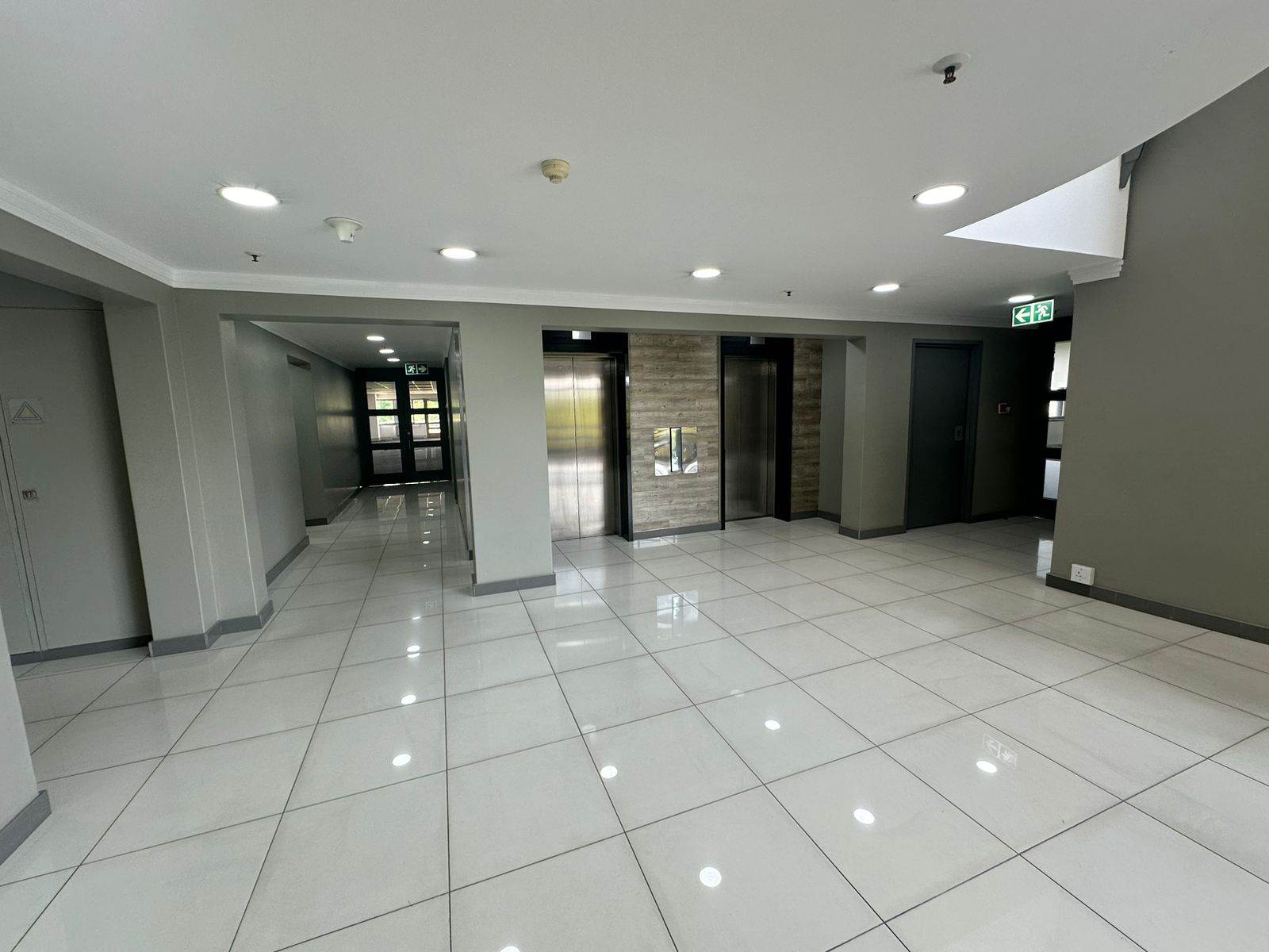 588  m² Commercial space in Woodmead photo number 2