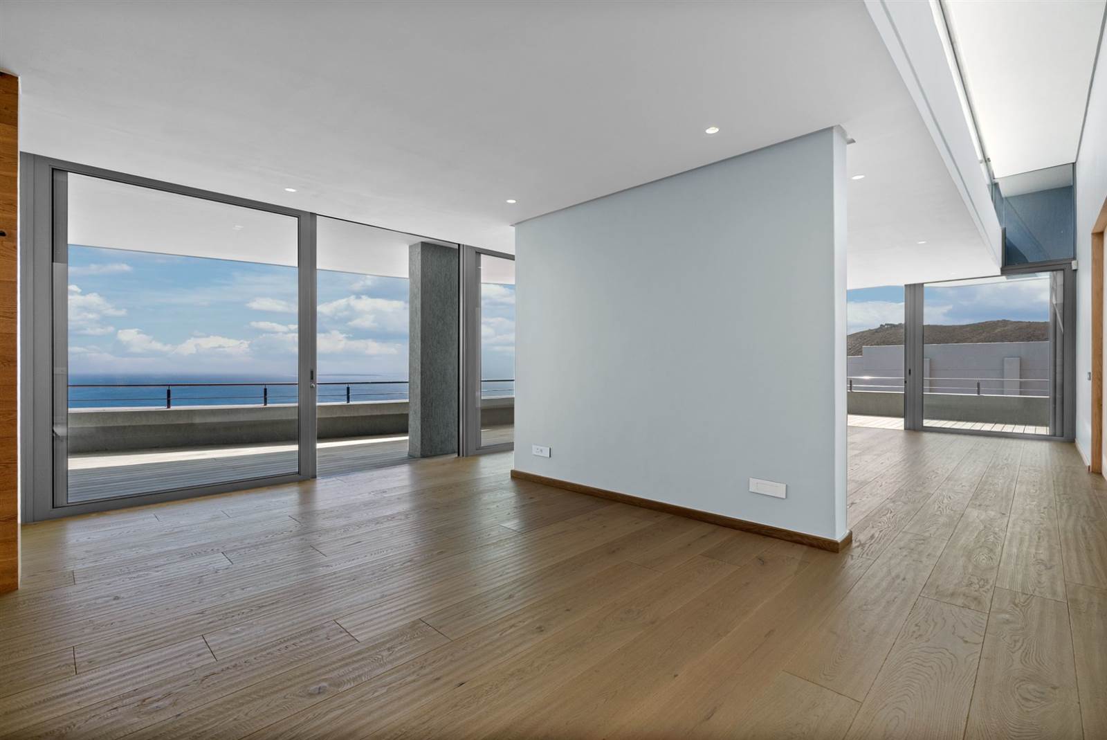 4 Bed House in Fresnaye photo number 20