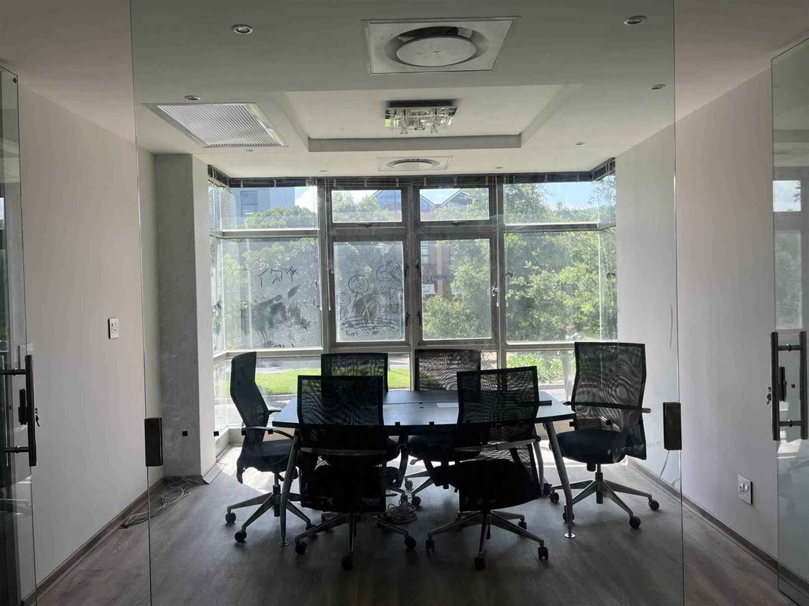 143  m² Office Space in Century City photo number 7