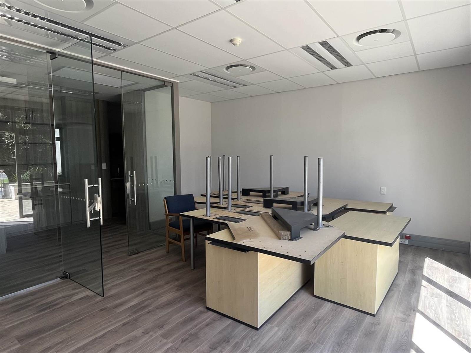 143  m² Office Space in Century City photo number 5