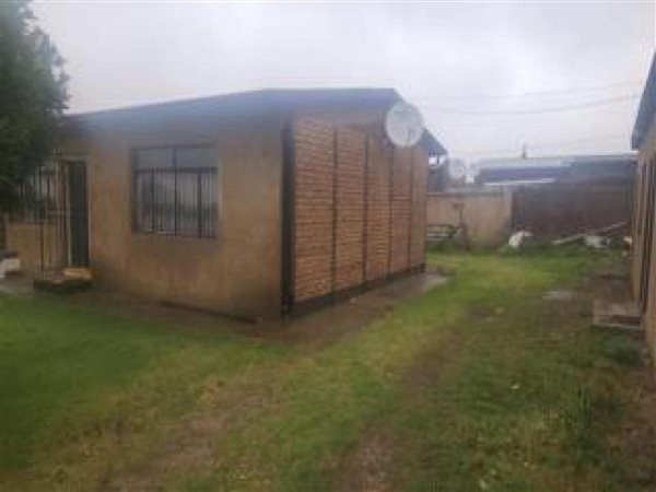 2 Bed House in Naledi