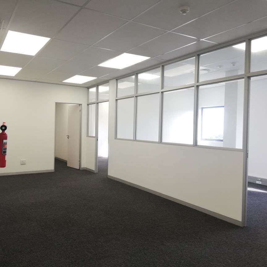 243  m² Office Space in Dawncliffe photo number 2