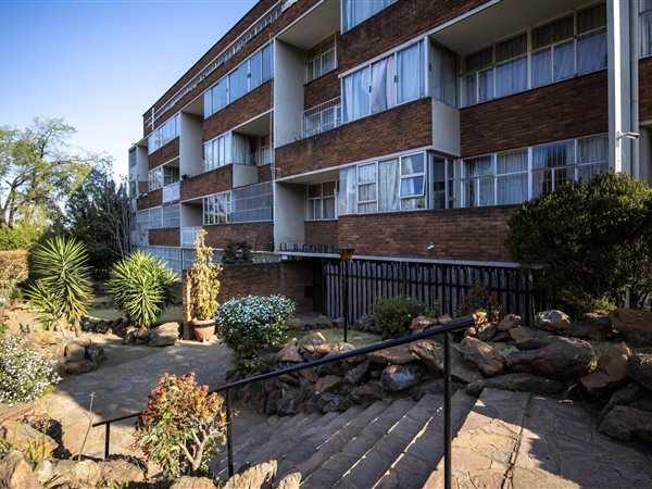 2 Bed Apartment in Cyrildene