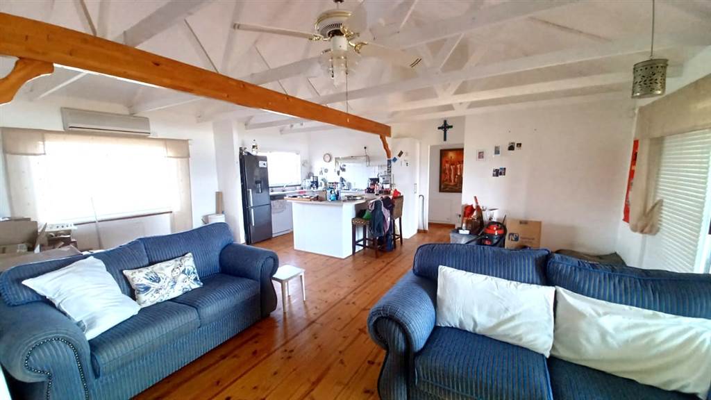 3 Bed House in Rooi Els photo number 3
