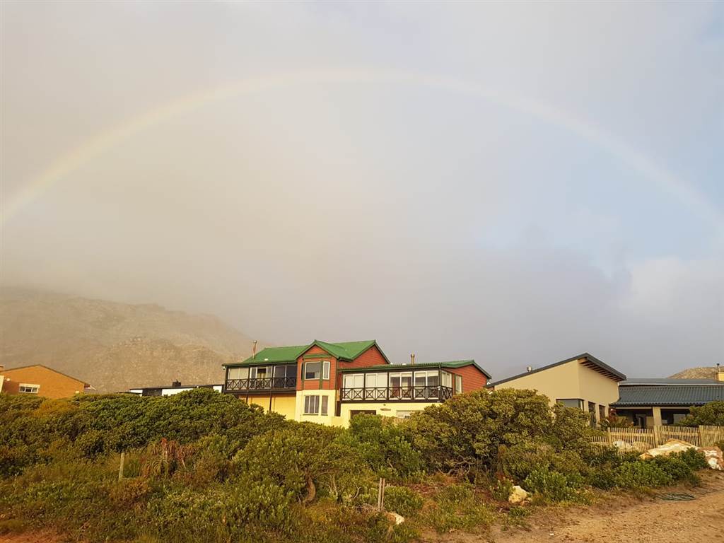 3 Bed House in Rooi Els photo number 11