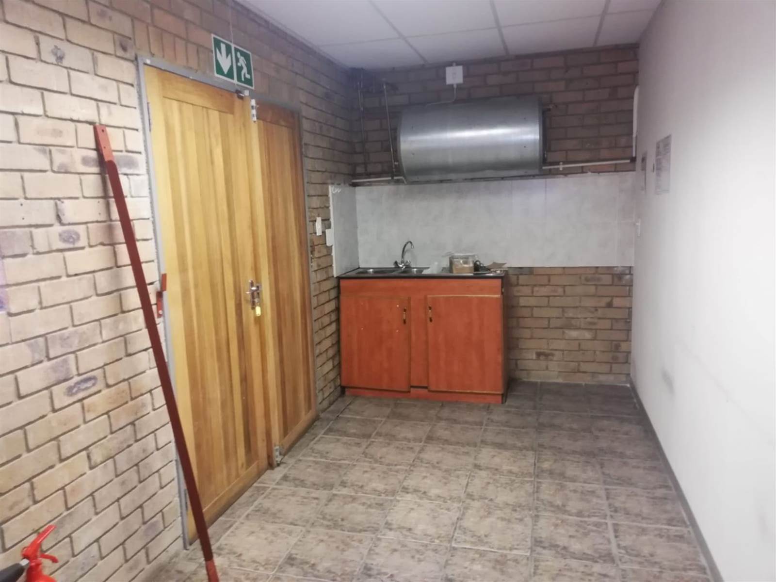 217  m² Commercial space in Secunda photo number 8