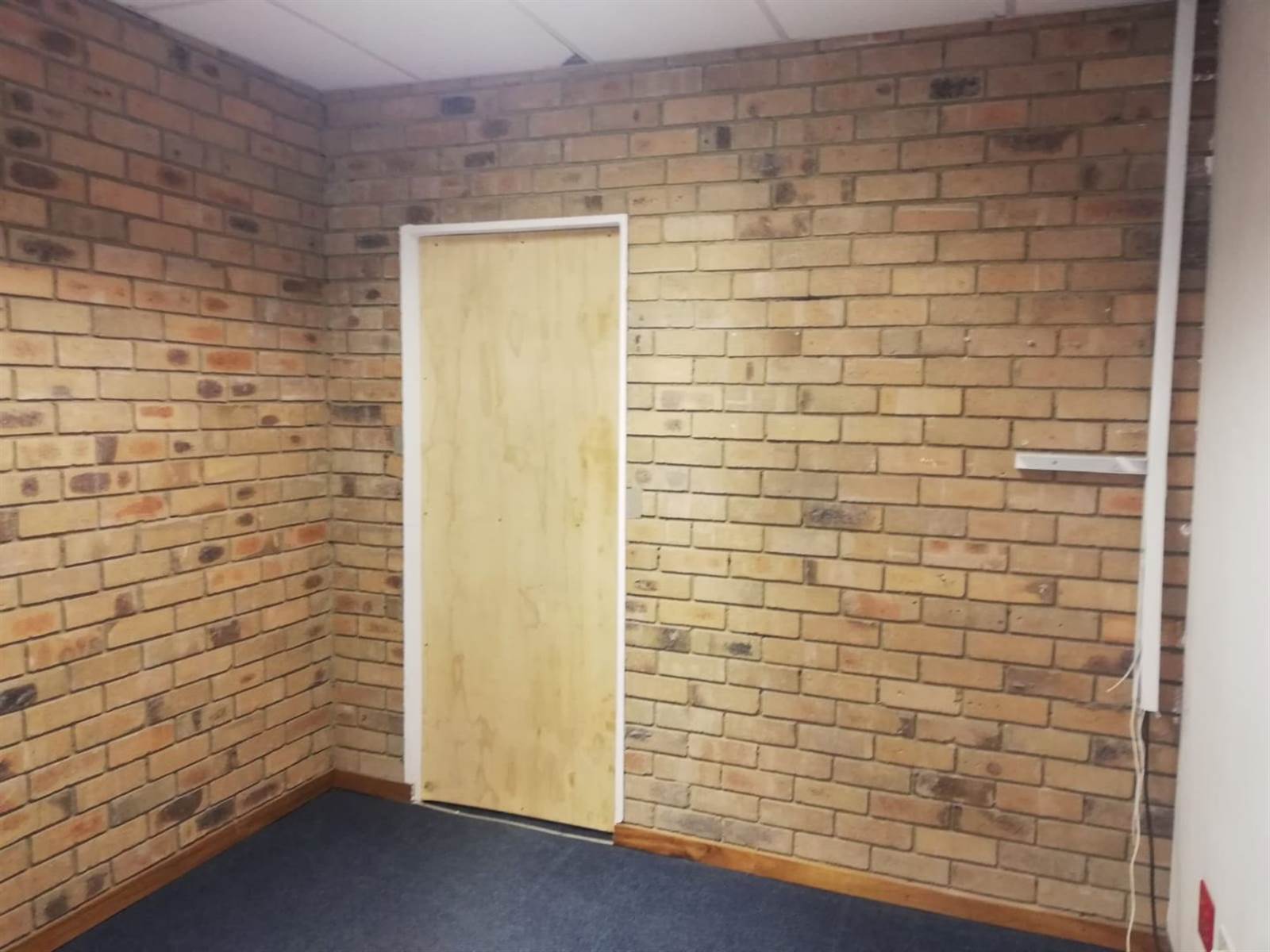 217  m² Commercial space in Secunda photo number 2