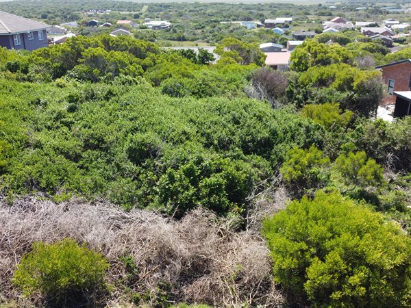 740 m² Land available in Paradise Beach