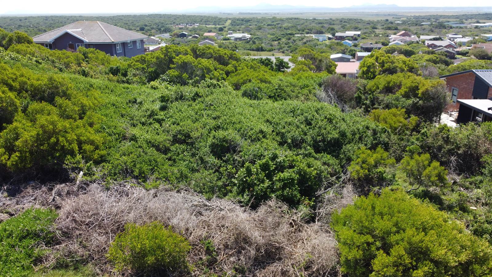 740 m² Land available in Paradise Beach photo number 3