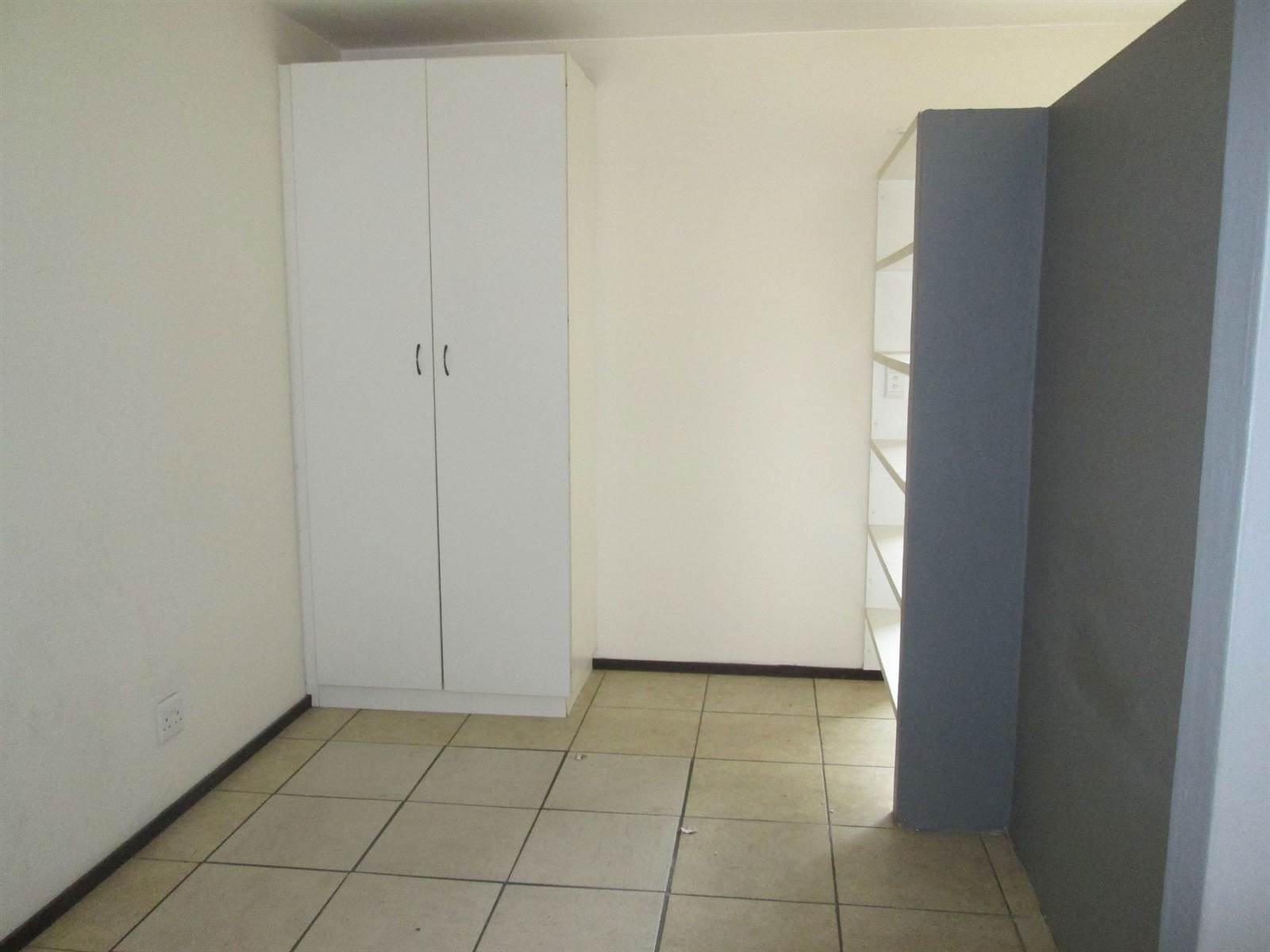 1 Bed Townhouse in Brenthurst photo number 9