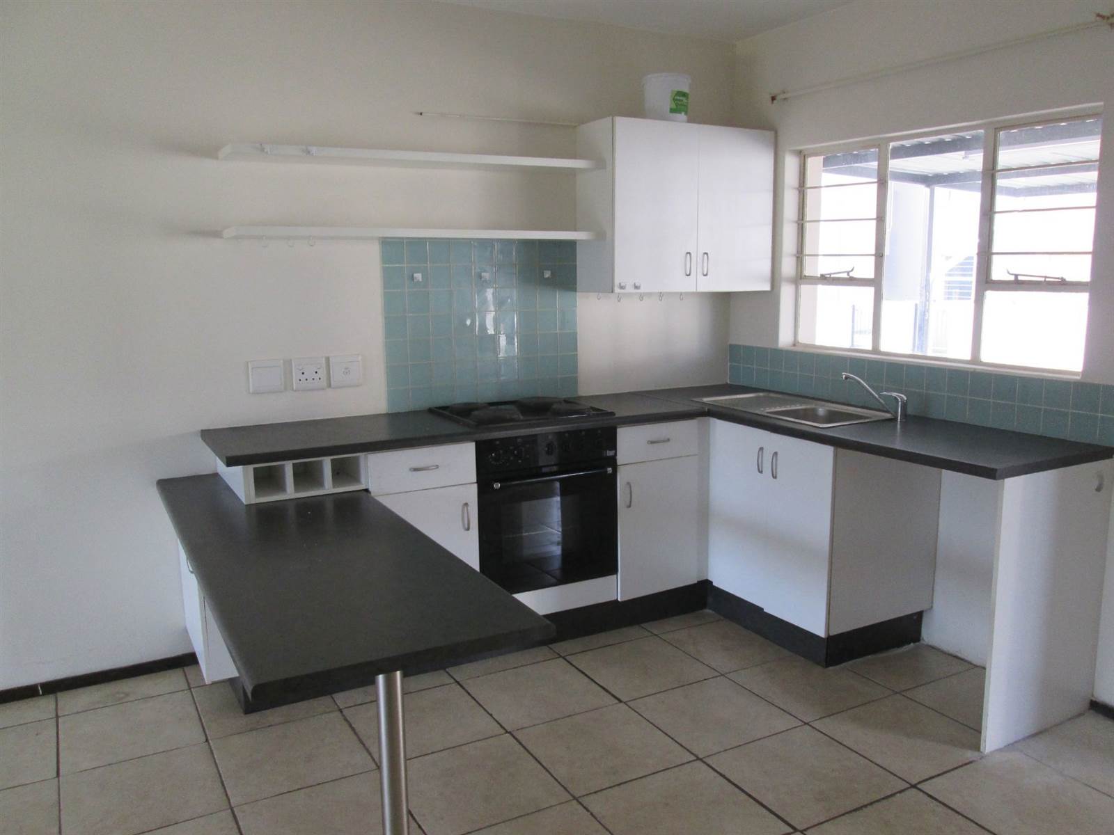 1 Bed Townhouse in Brenthurst photo number 2