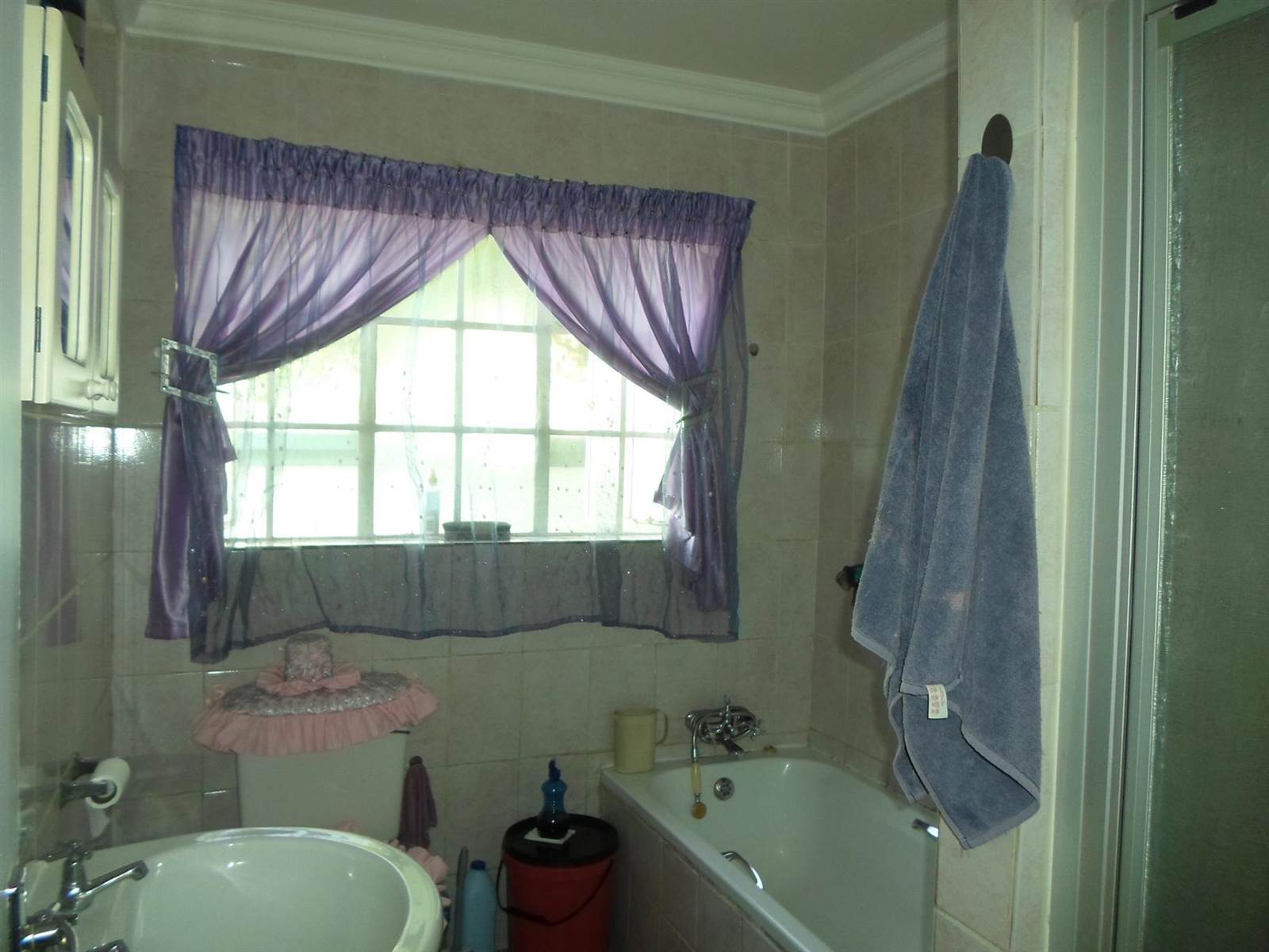 3 Bed Townhouse in Randfontein Central photo number 11